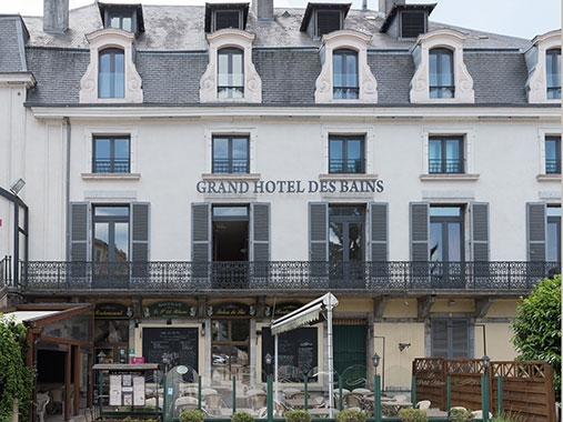 Hôtel-Restaurant – Grand Hôtel des Bains***<br/>Salins-les-Bains
